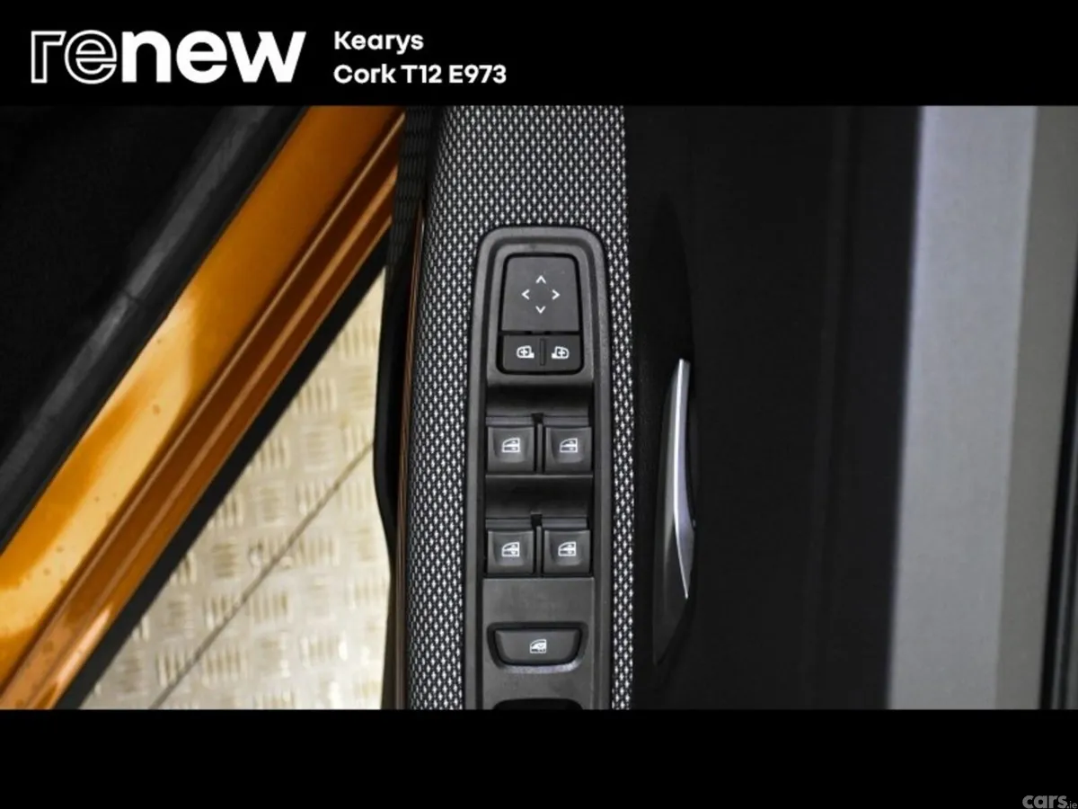 Dacia Sandero Stepway SUV, Petrol, 2023, Orange