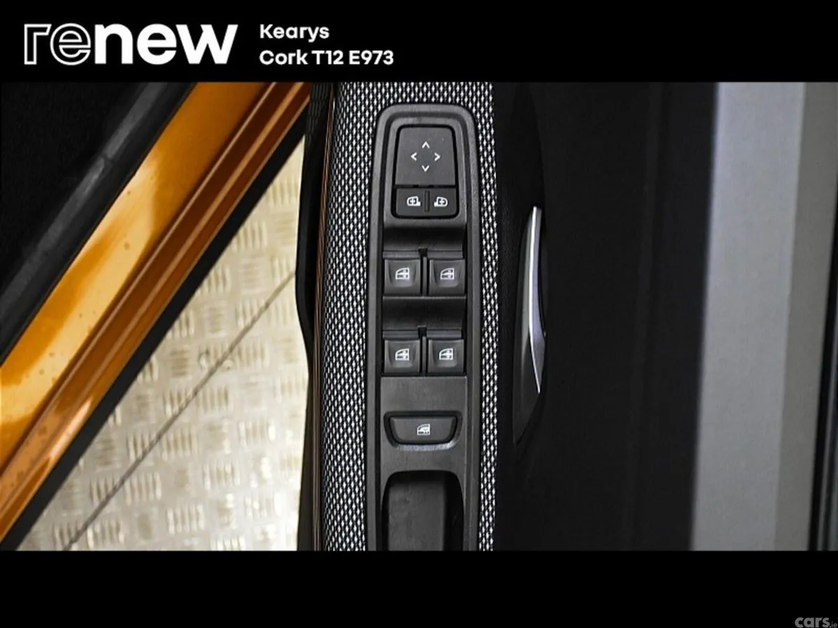 Dacia Sandero Stepway SUV, Petrol, 2023, Orange