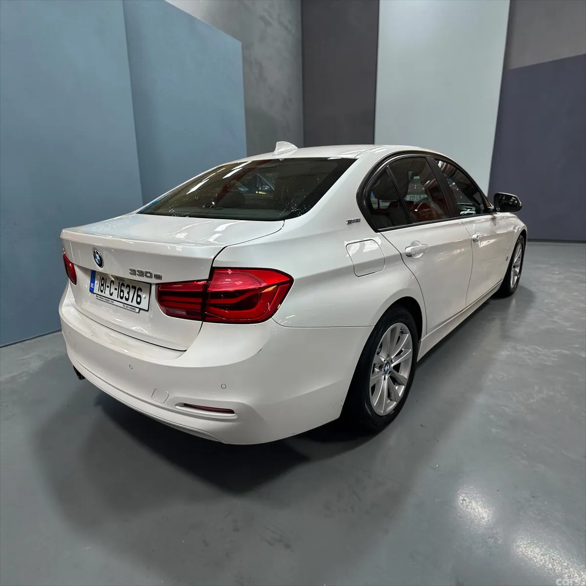 BMW 3-Series Saloon, Petrol Plug-in Hybrid, 2018, White