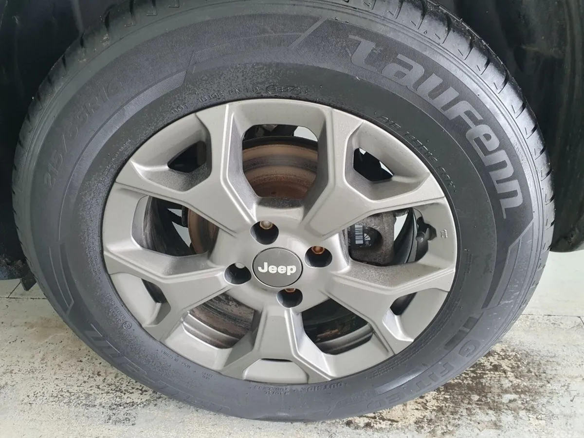 Jeep Avenger SUV, Electric, 2024, Beige