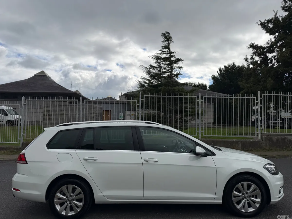 Volkswagen Golf Estate, Petrol, 2018, White