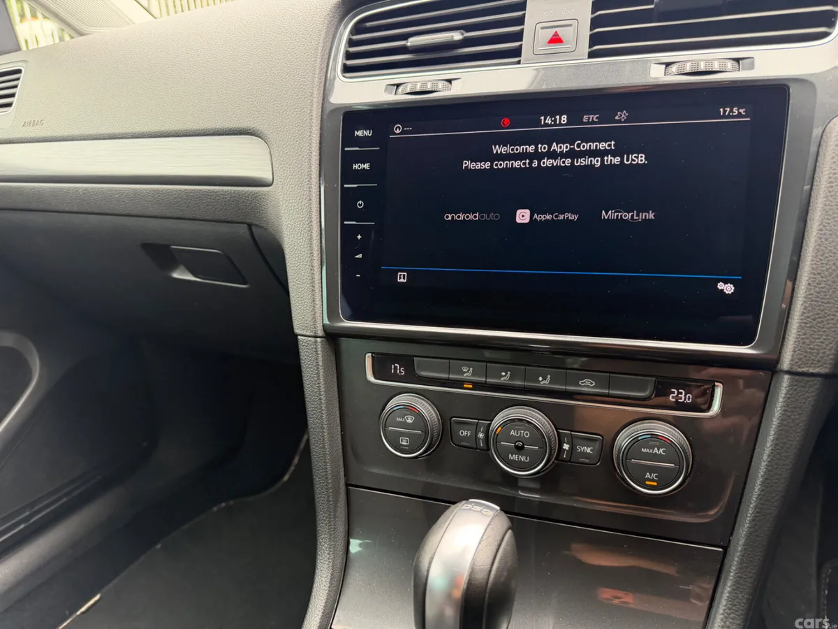 Volkswagen Golf Estate, Petrol, 2018, White