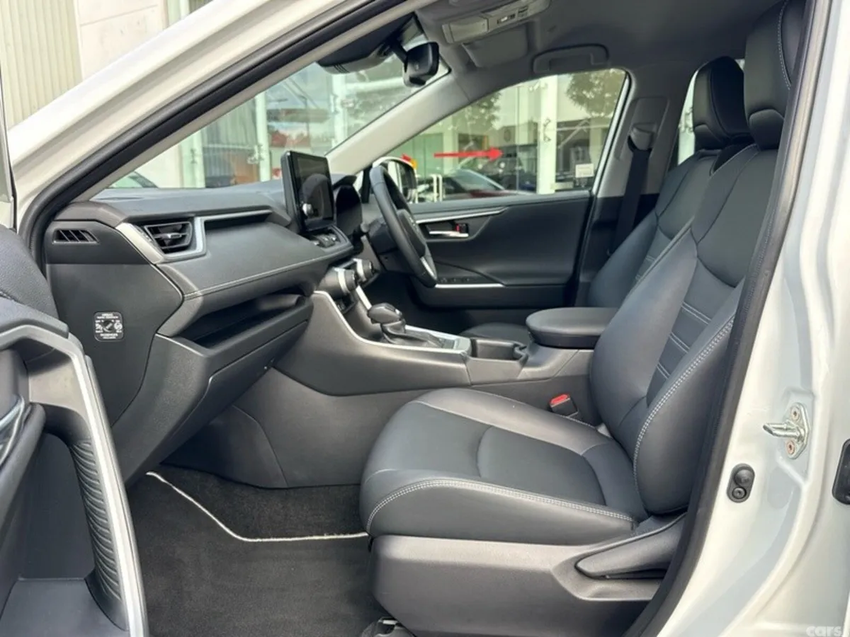 Toyota RAV4 SUV, Petrol Hybrid, 2025, White