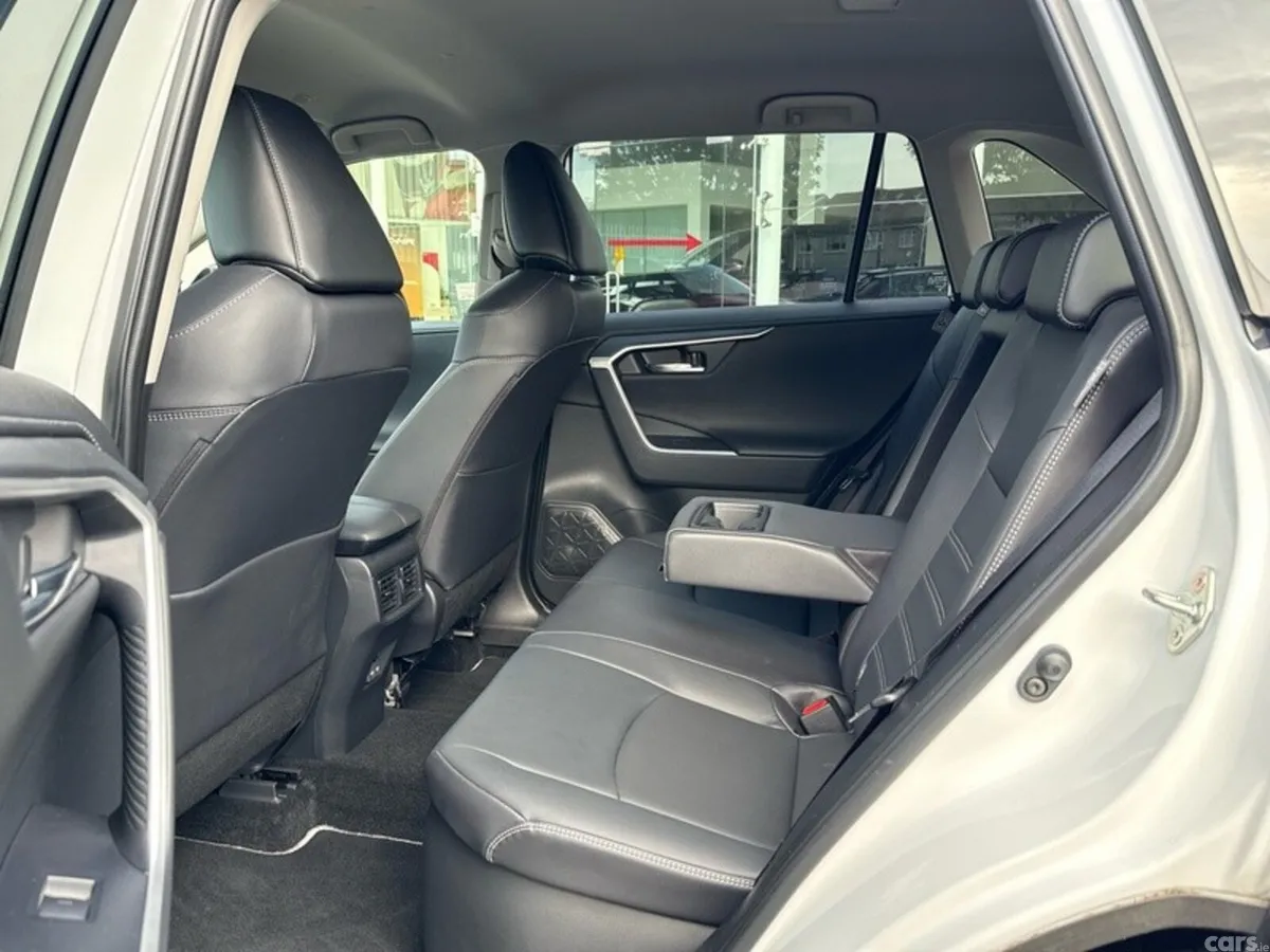 Toyota RAV4 SUV, Petrol Hybrid, 2025, White
