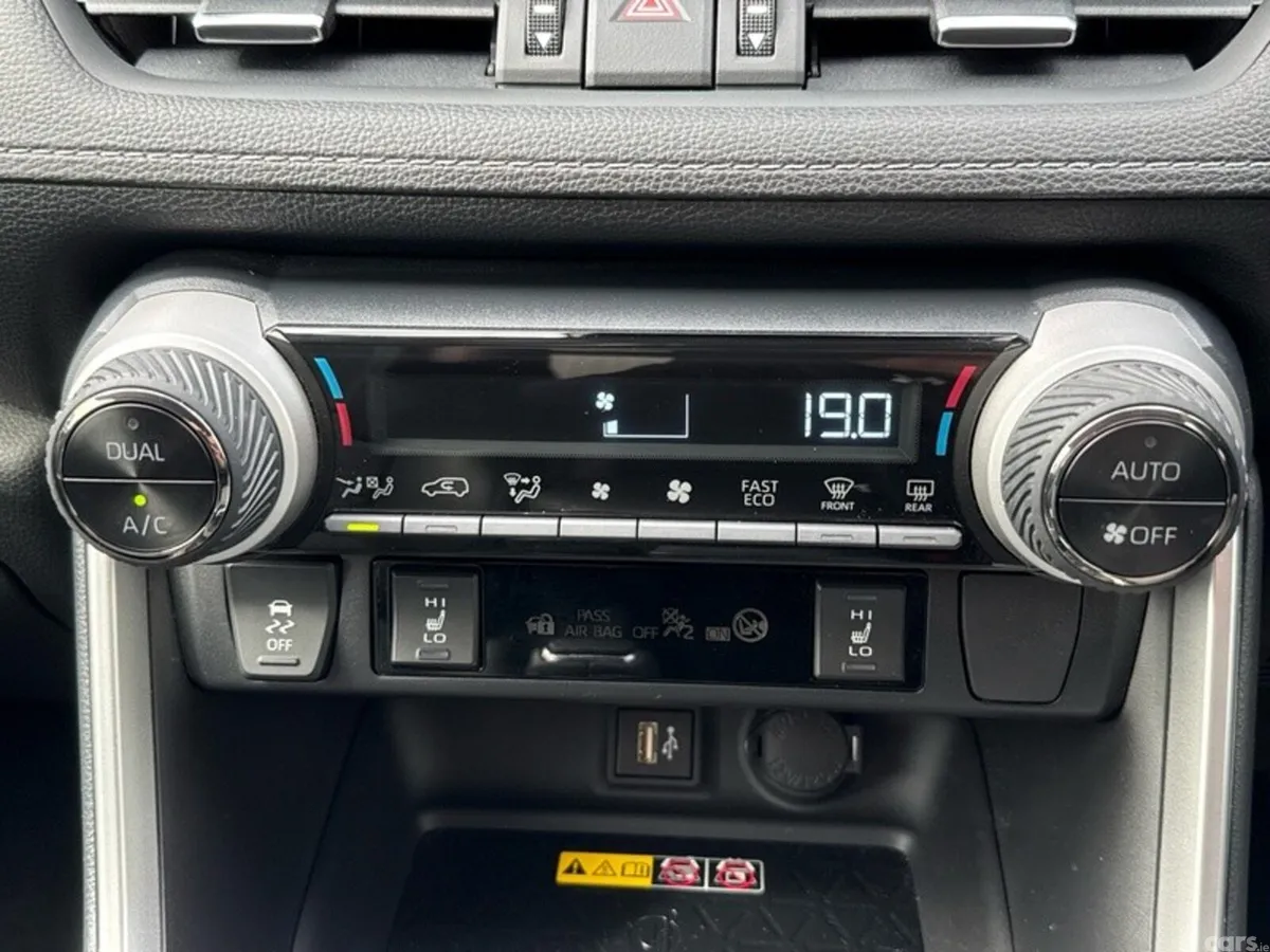 Toyota RAV4 SUV, Petrol Hybrid, 2025, White