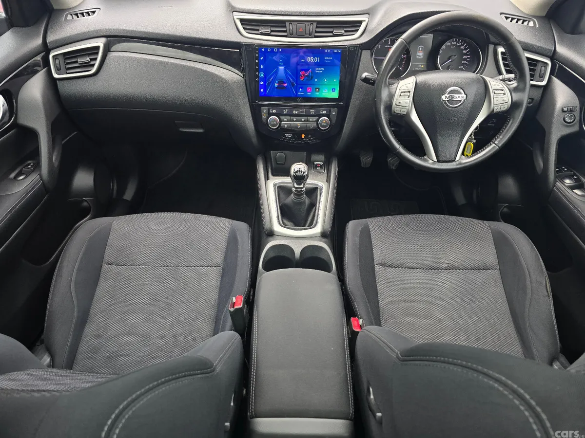Nissan Qashqai SUV, Diesel, 2017, Grey
