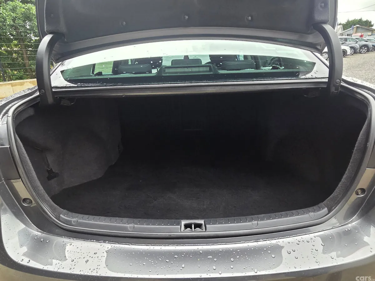 Toyota Avensis Saloon, Diesel, 2017, Grey