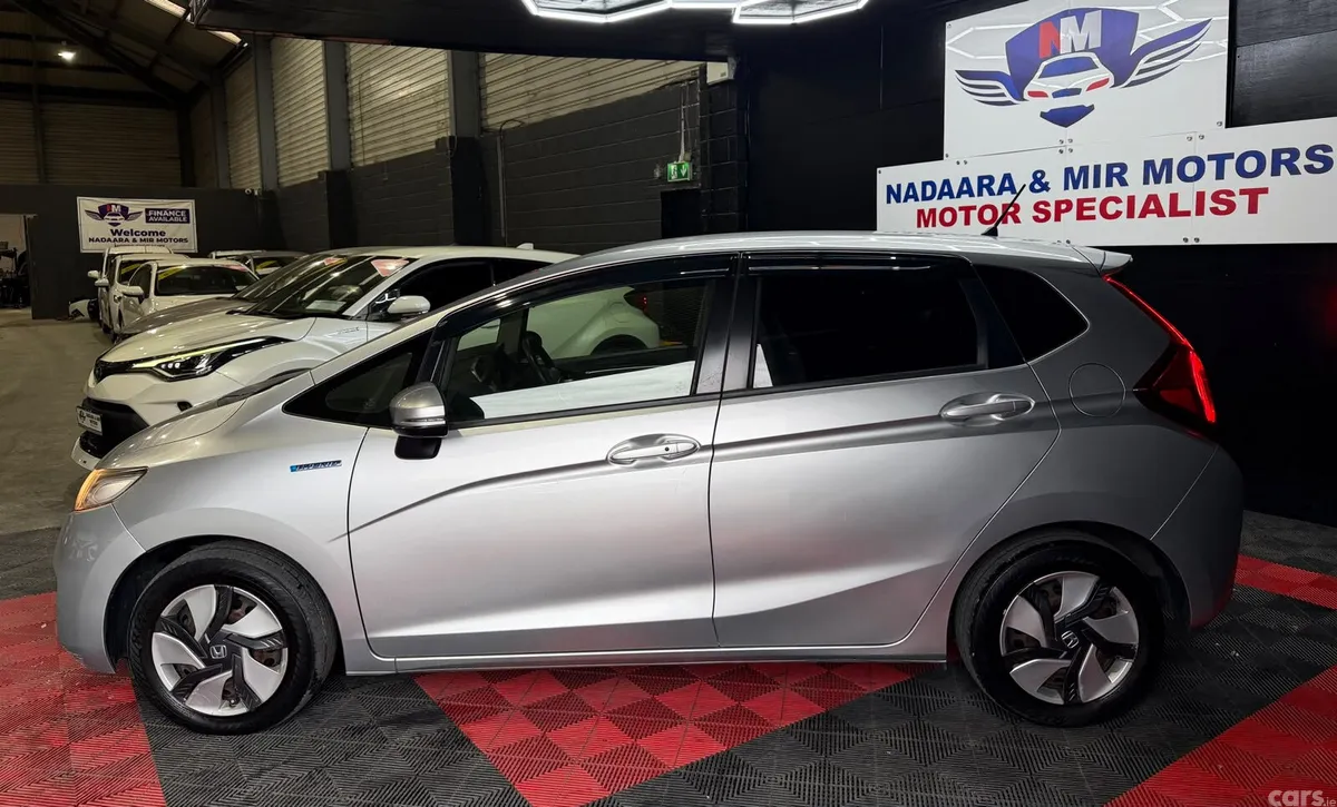Honda Fit Hatchback, Petrol Hybrid, 2014, Silver