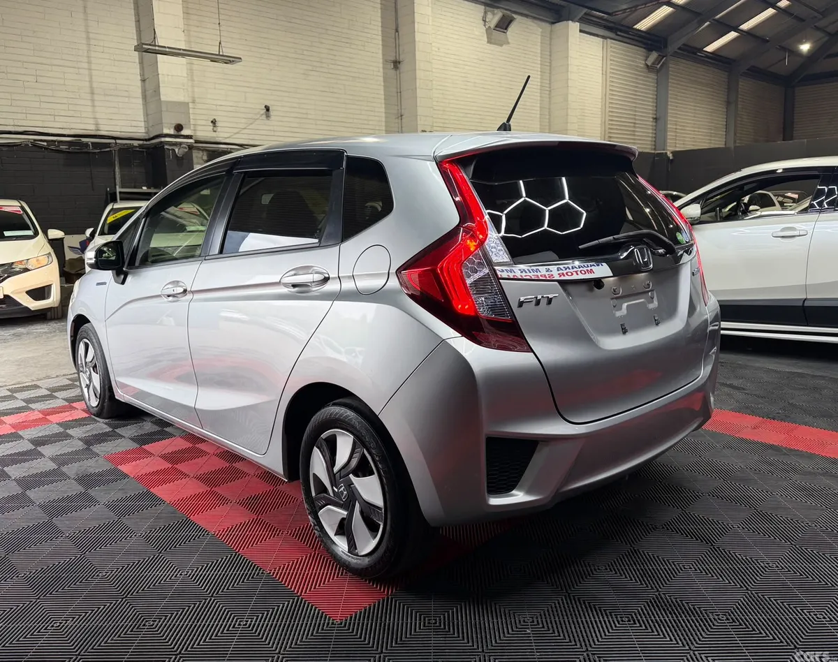 Honda Fit Hatchback, Petrol Hybrid, 2014, Silver
