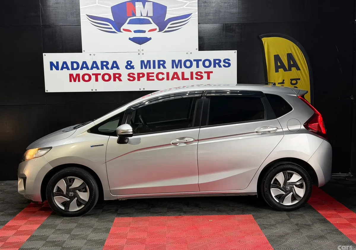 Honda Fit Hatchback, Petrol Hybrid, 2014, Silver