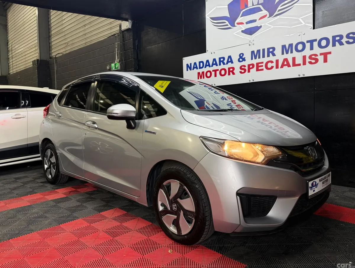 Honda Fit Hatchback, Petrol Hybrid, 2014, Silver