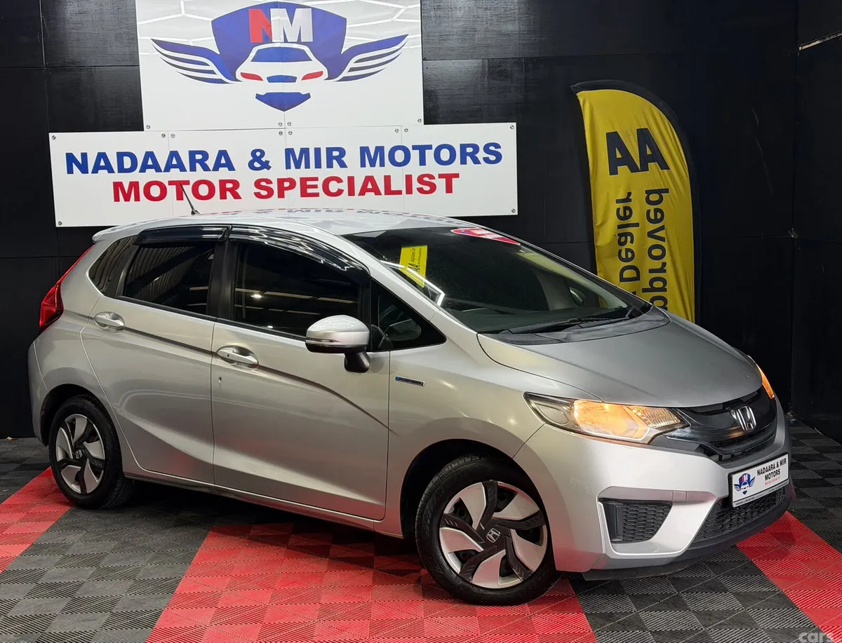 Honda Fit Hatchback, Petrol Hybrid, 2014, Silver