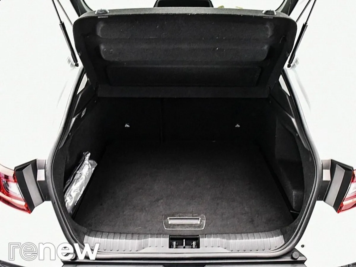 Renault Arkana SUV, Petrol, 2023, White
