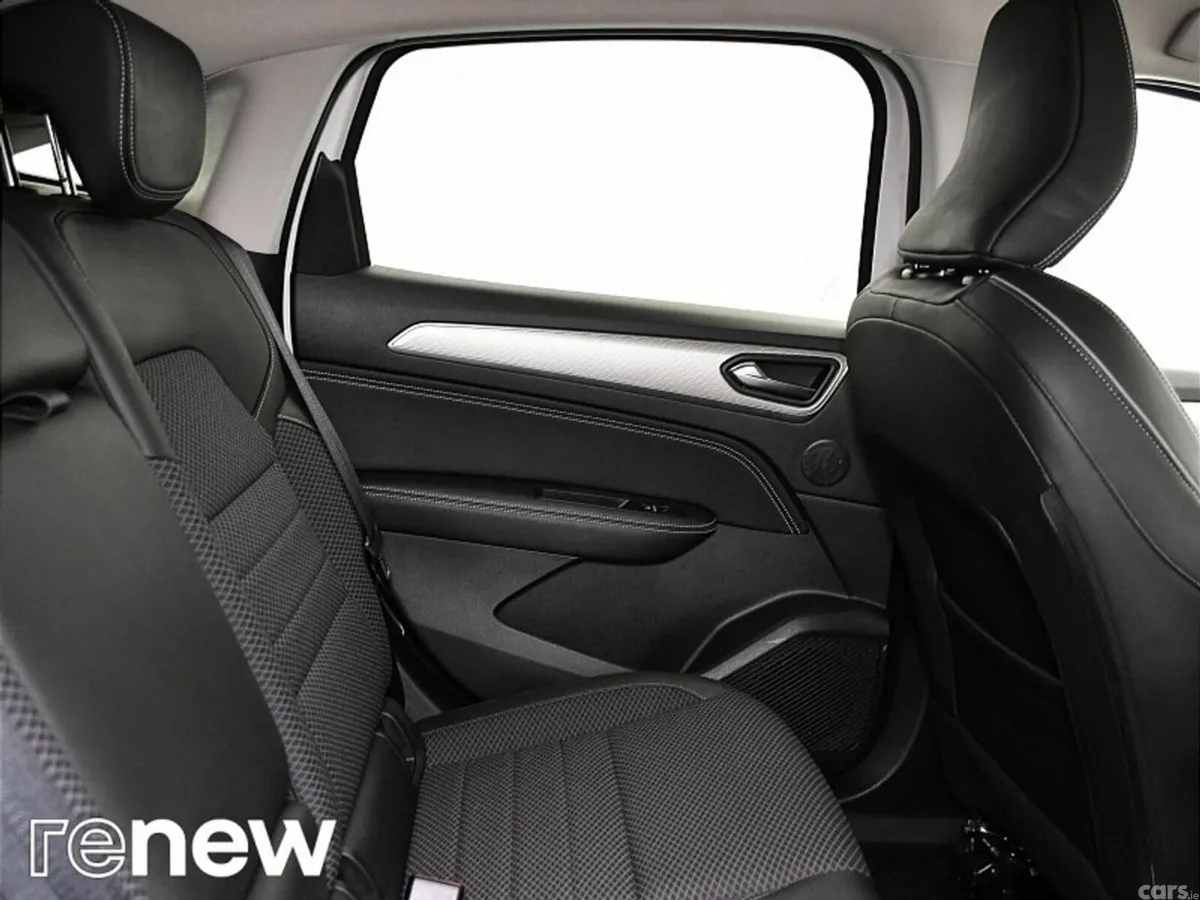 Renault Arkana SUV, Petrol, 2023, White