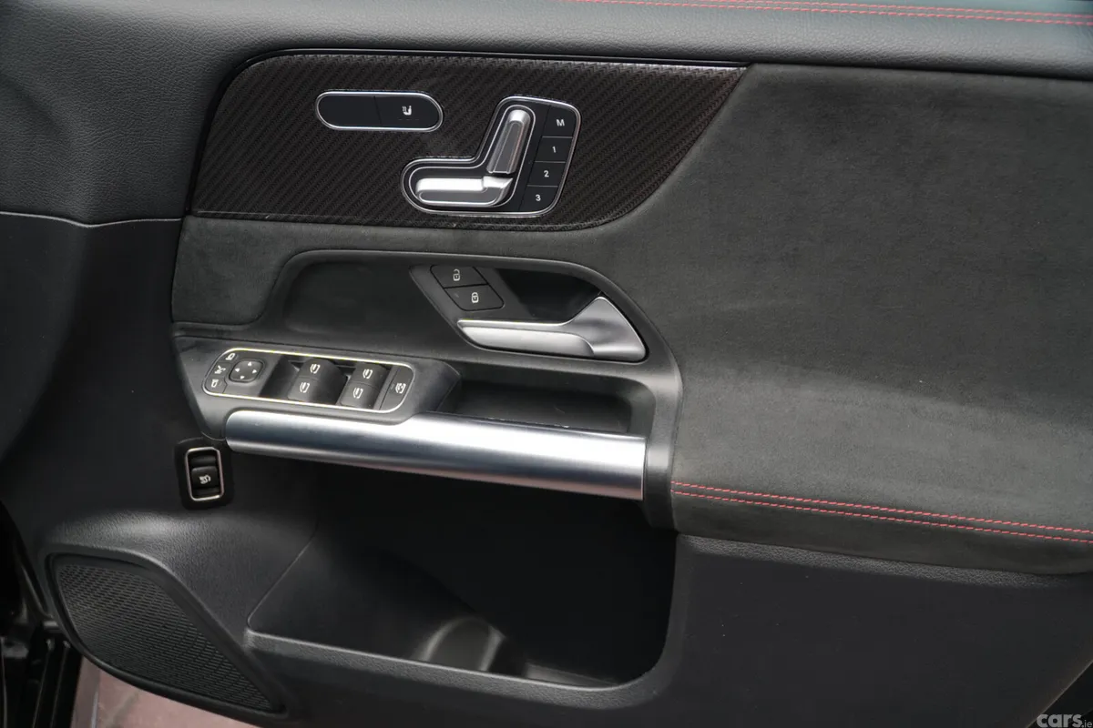 Mercedes-Benz B-Class Hatchback, Diesel, 2021, Black