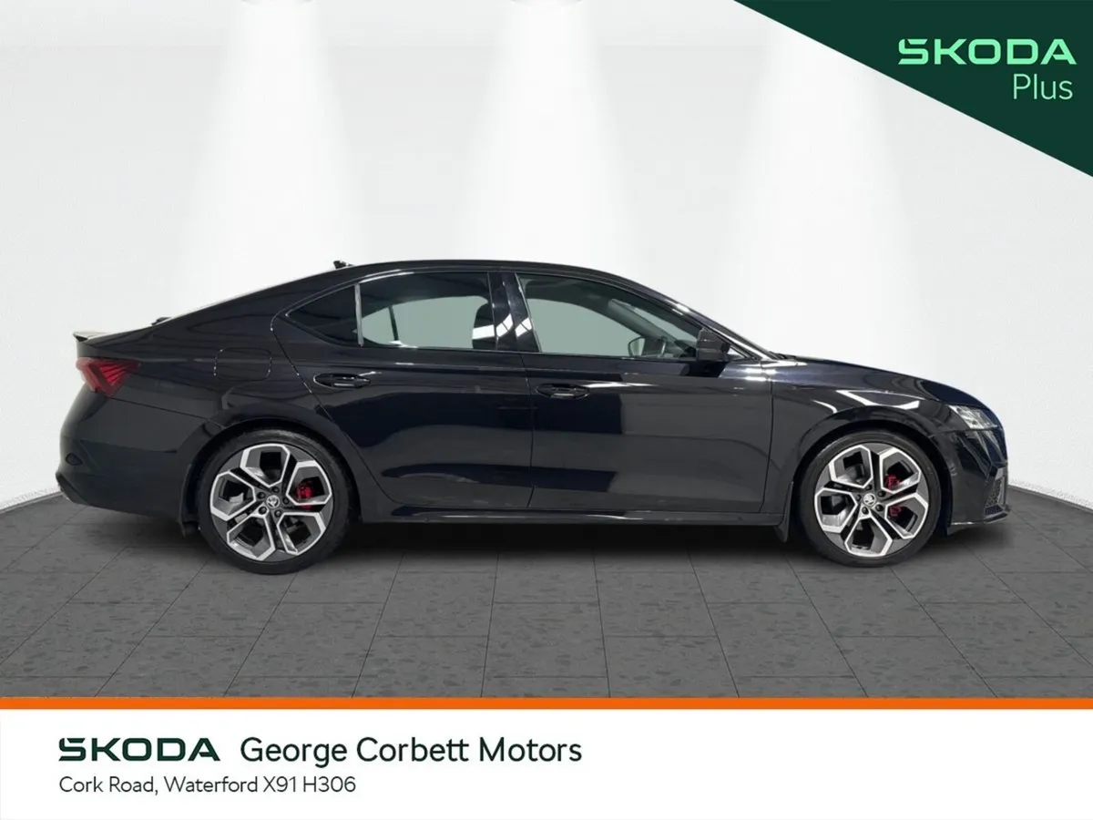 Skoda Octavia Saloon, Diesel, 2022, Black
