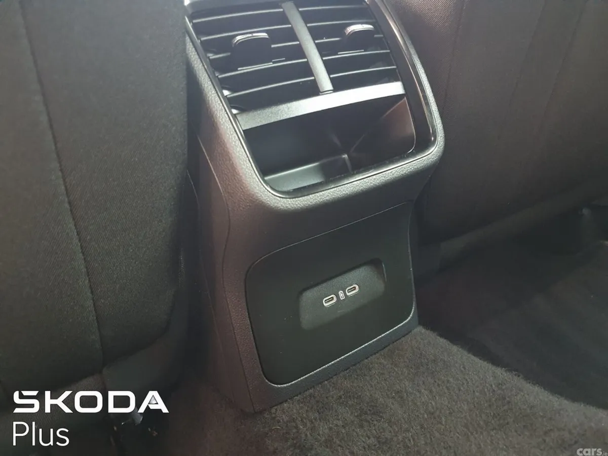 Skoda Octavia Saloon, Diesel, 2022, Black