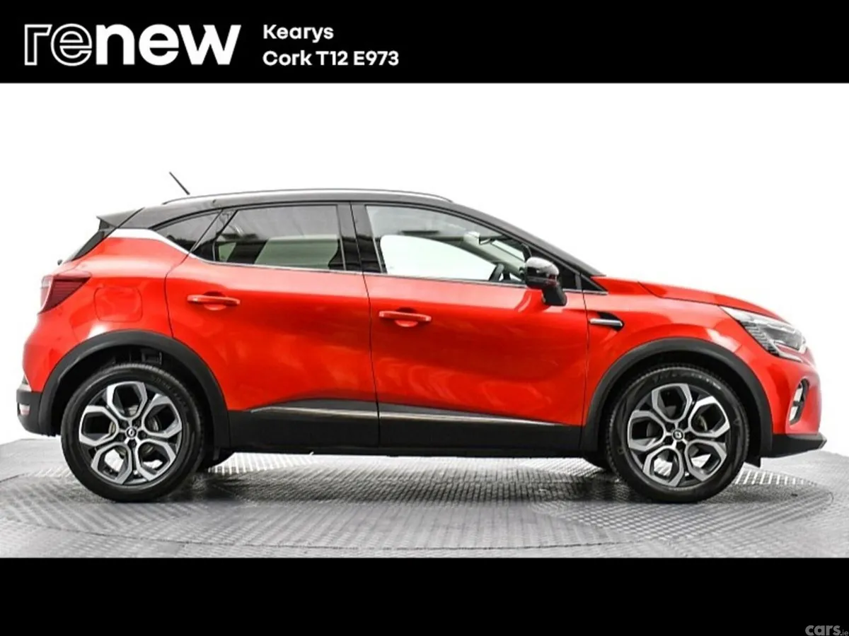 Renault Captur SUV, Petrol, 2023, Red