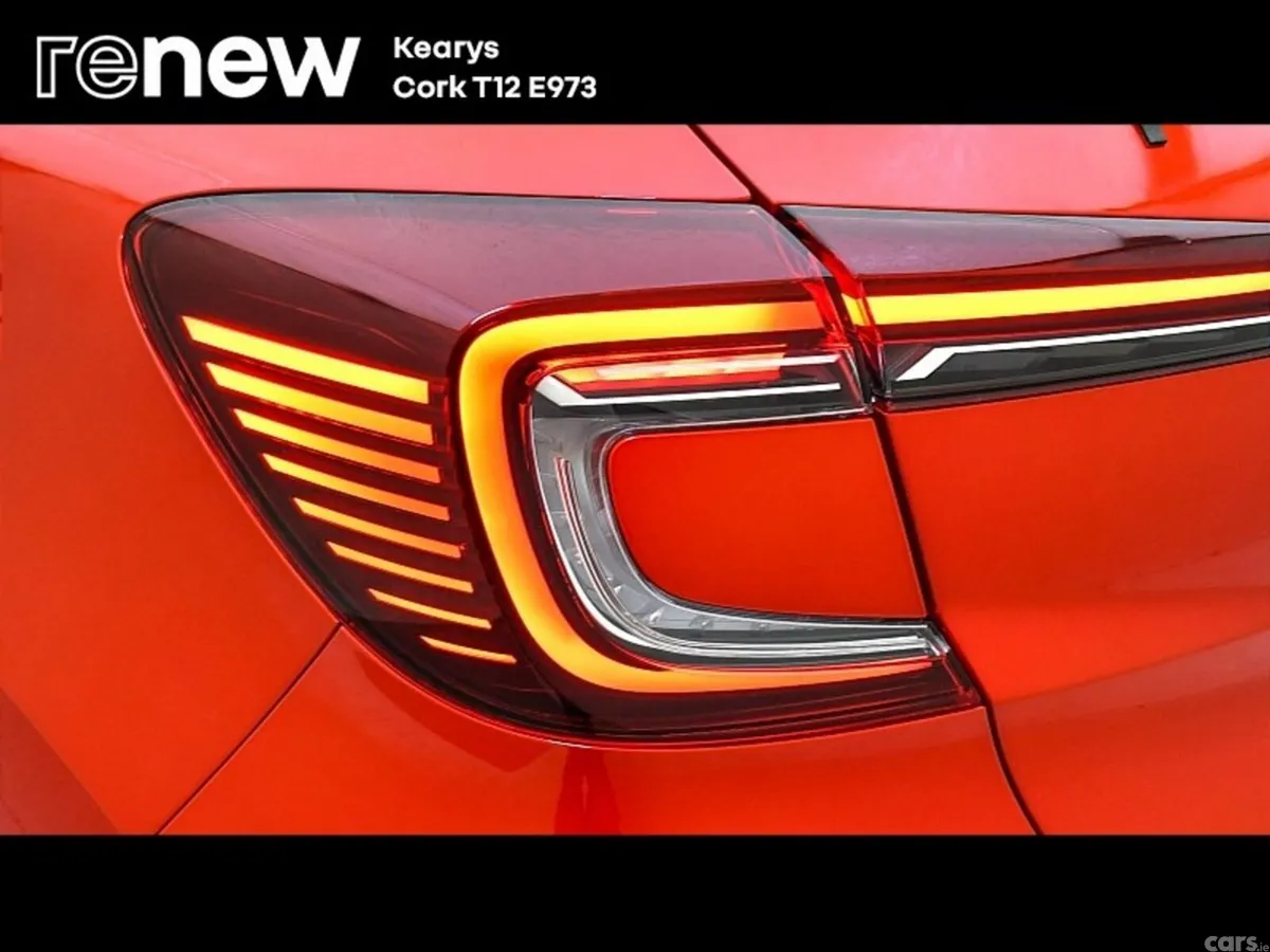 Renault Captur SUV, Petrol, 2023, Red
