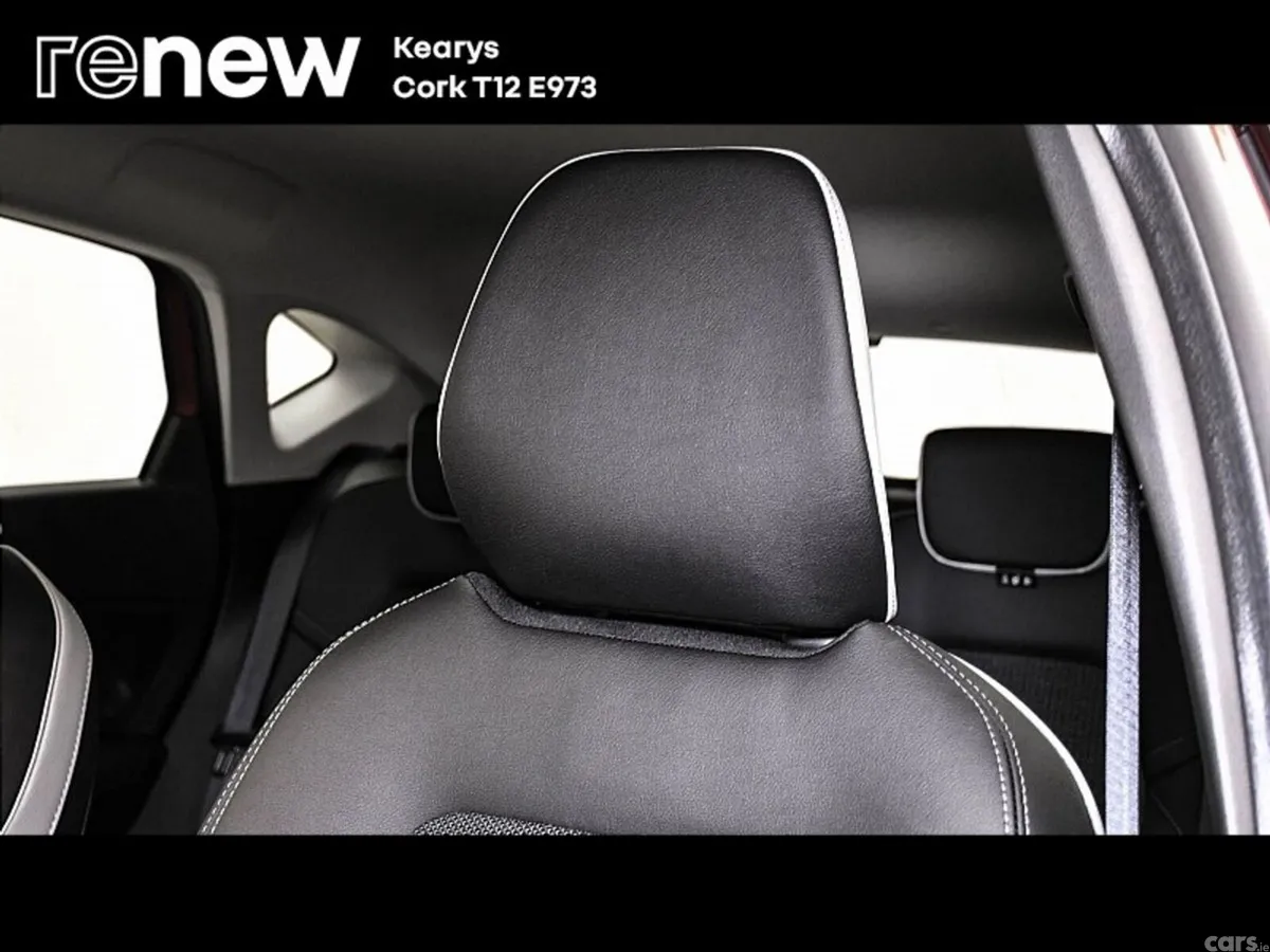 Renault Captur SUV, Petrol, 2023, Red