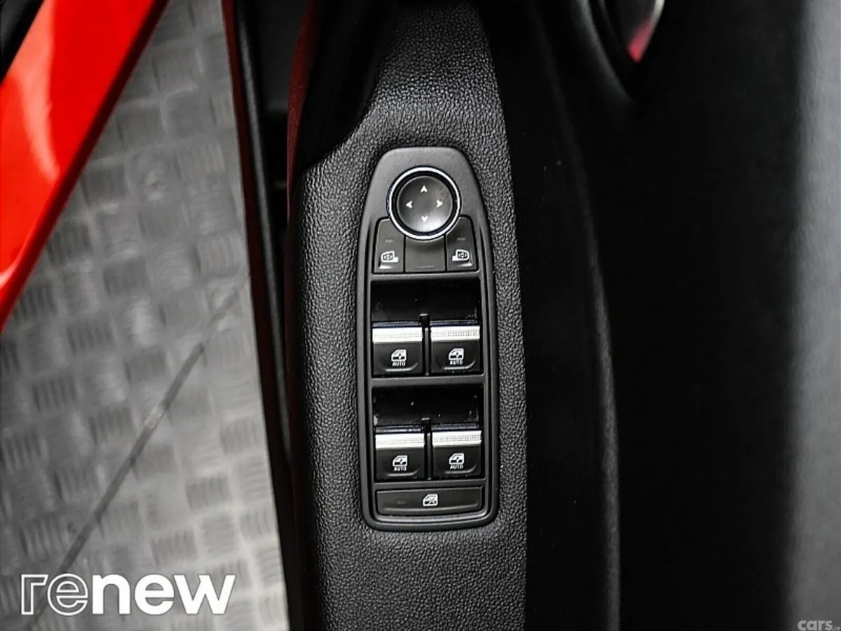 Renault Captur SUV, Petrol, 2023, Red
