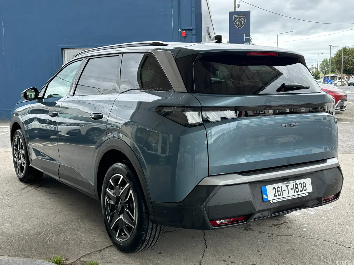 Peugeot 5008 MPV, Petrol, 2026, Blue