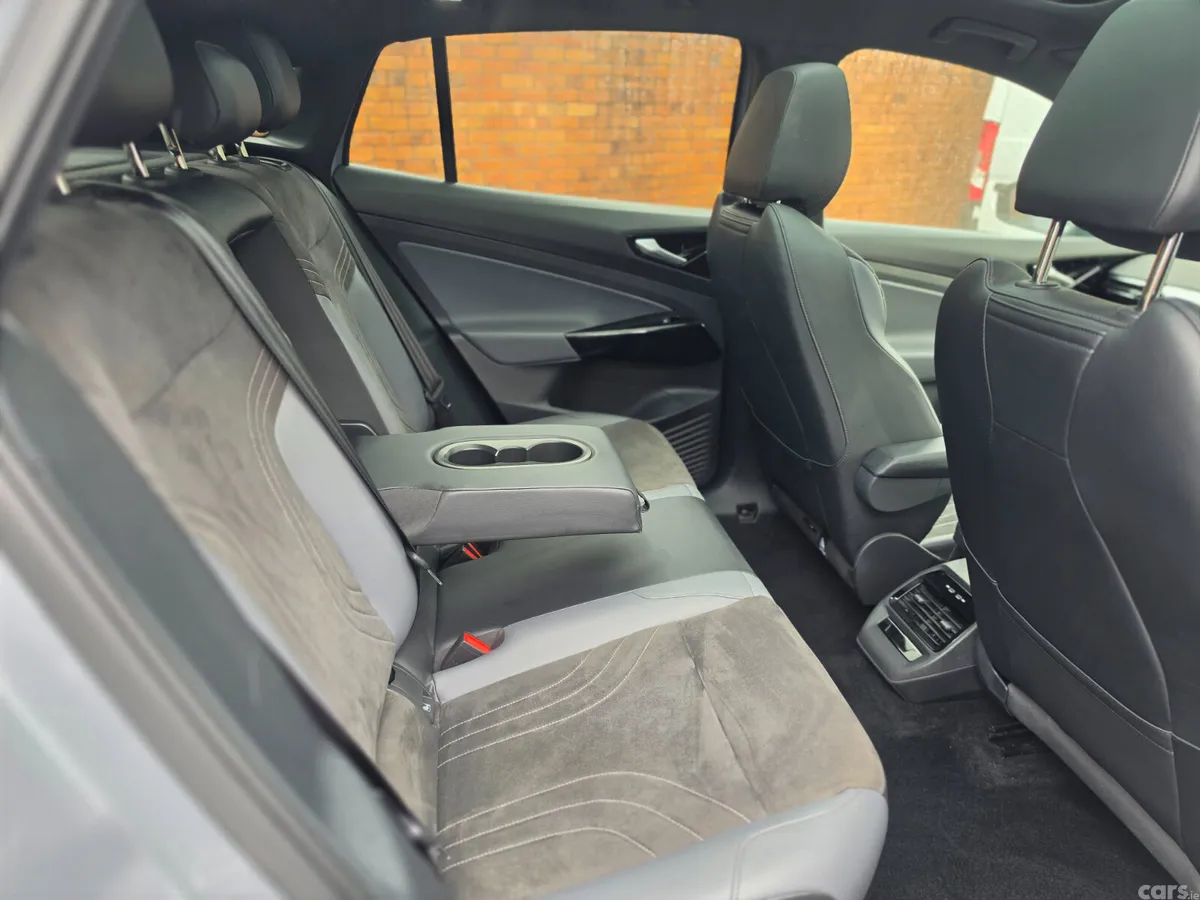 Volkswagen ID.5 SUV, Electric, 2023, Grey
