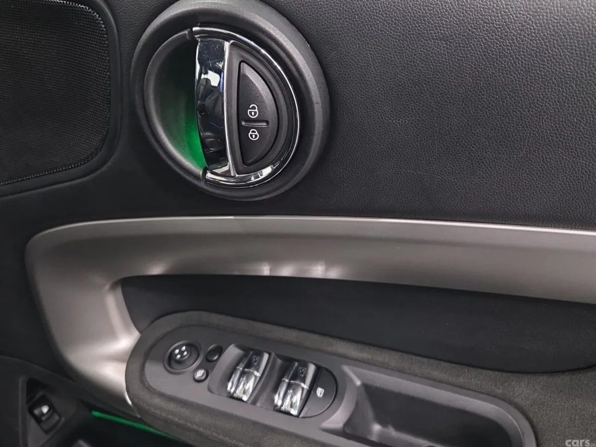 Mini Cooper Hatchback, Petrol Plug-in Hybrid, 2023, Green