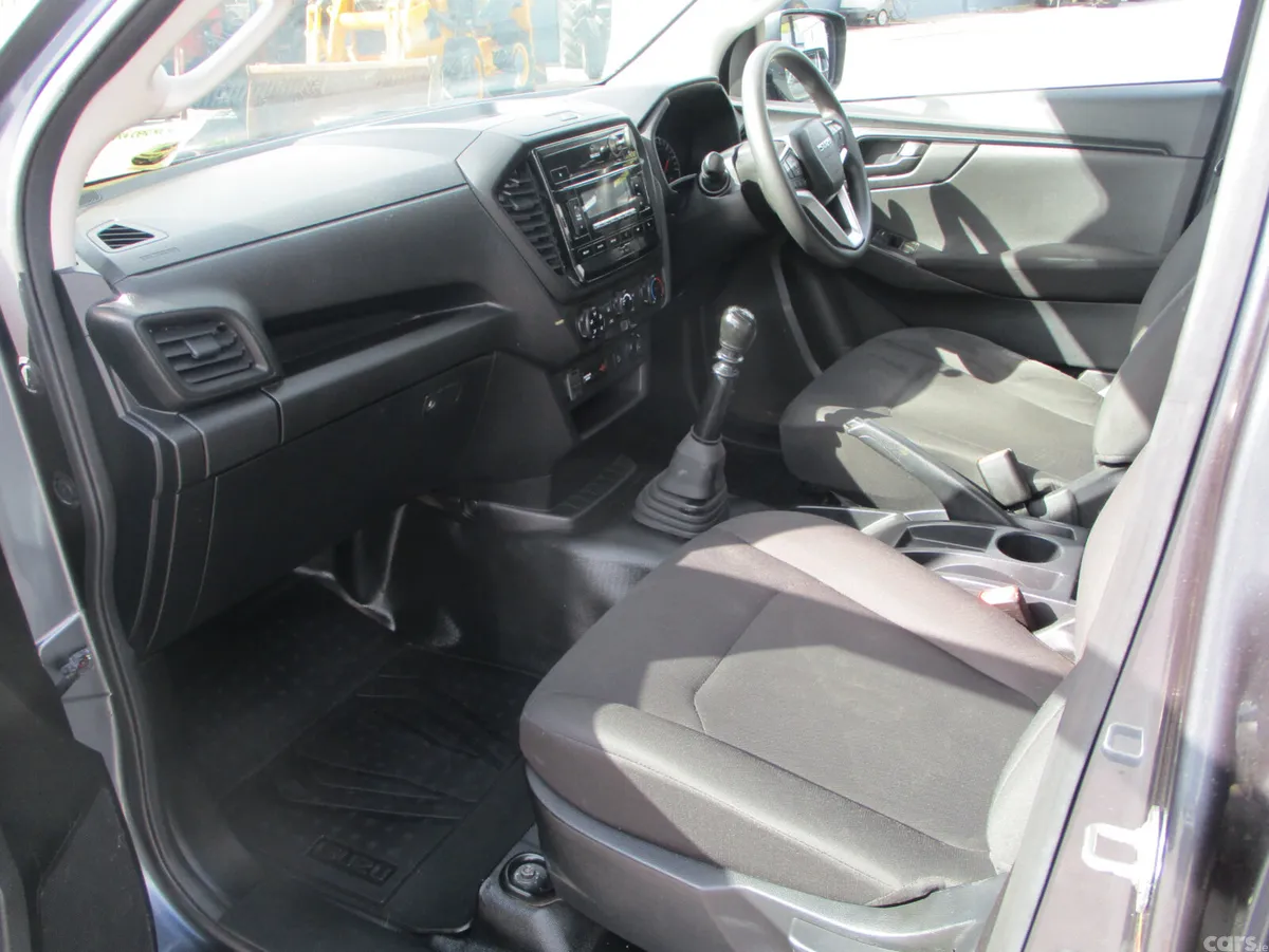 Isuzu D-Max Pick Up, Diesel, 2022, Grey
