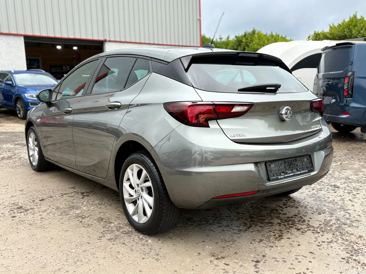 Vauxhall Astra Hatchback, Diesel, 2019, Grey