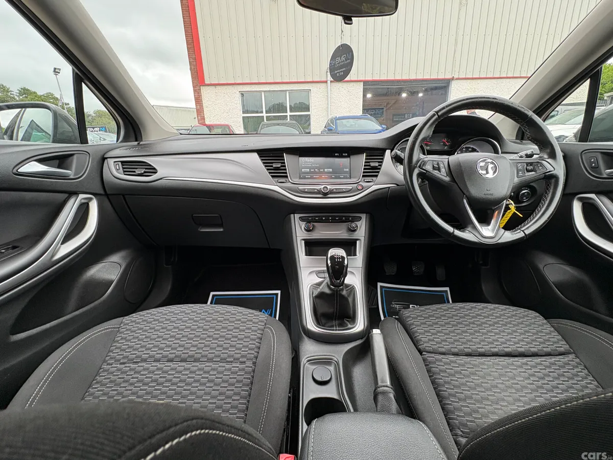 Vauxhall Astra Hatchback, Diesel, 2019, Grey