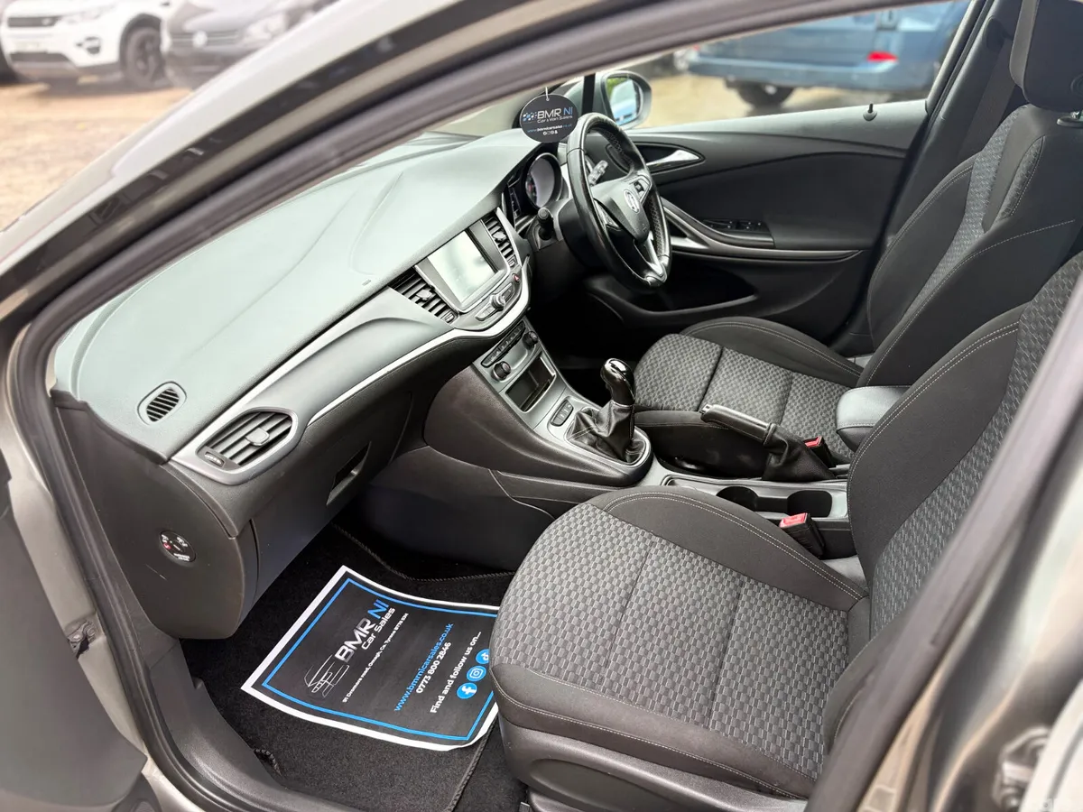 Vauxhall Astra Hatchback, Diesel, 2019, Grey