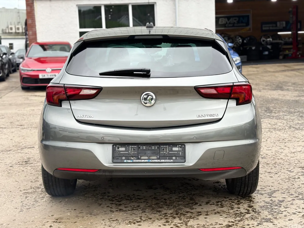 Vauxhall Astra Hatchback, Diesel, 2019, Grey