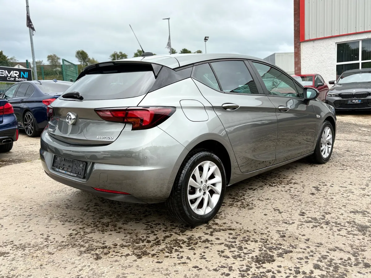 Vauxhall Astra Hatchback, Diesel, 2019, Grey