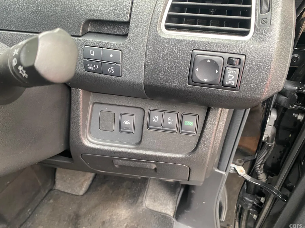 Nissan Serena MPV, Petrol, 2014, Black