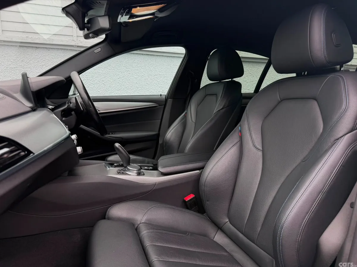 BMW 5-Series Saloon, Petrol Hybrid, 2019, Black
