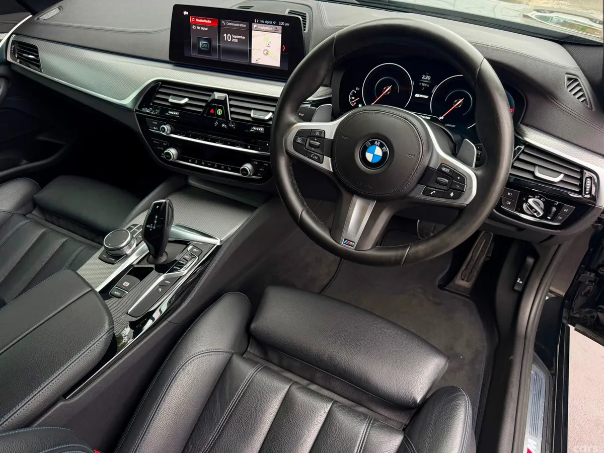 BMW 5-Series Saloon, Petrol Hybrid, 2019, Black