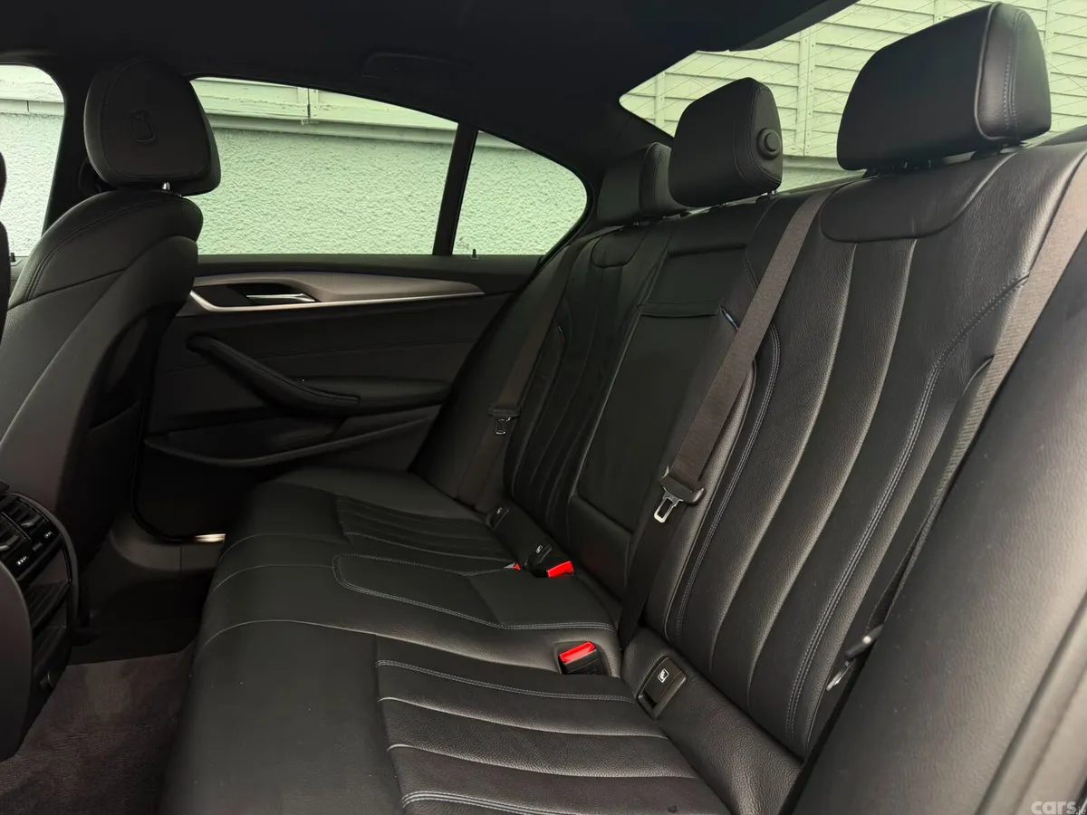 BMW 5-Series Saloon, Petrol Hybrid, 2019, Black