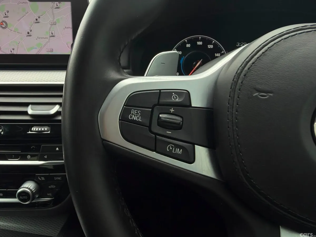 BMW 5-Series Saloon, Petrol Hybrid, 2019, Black