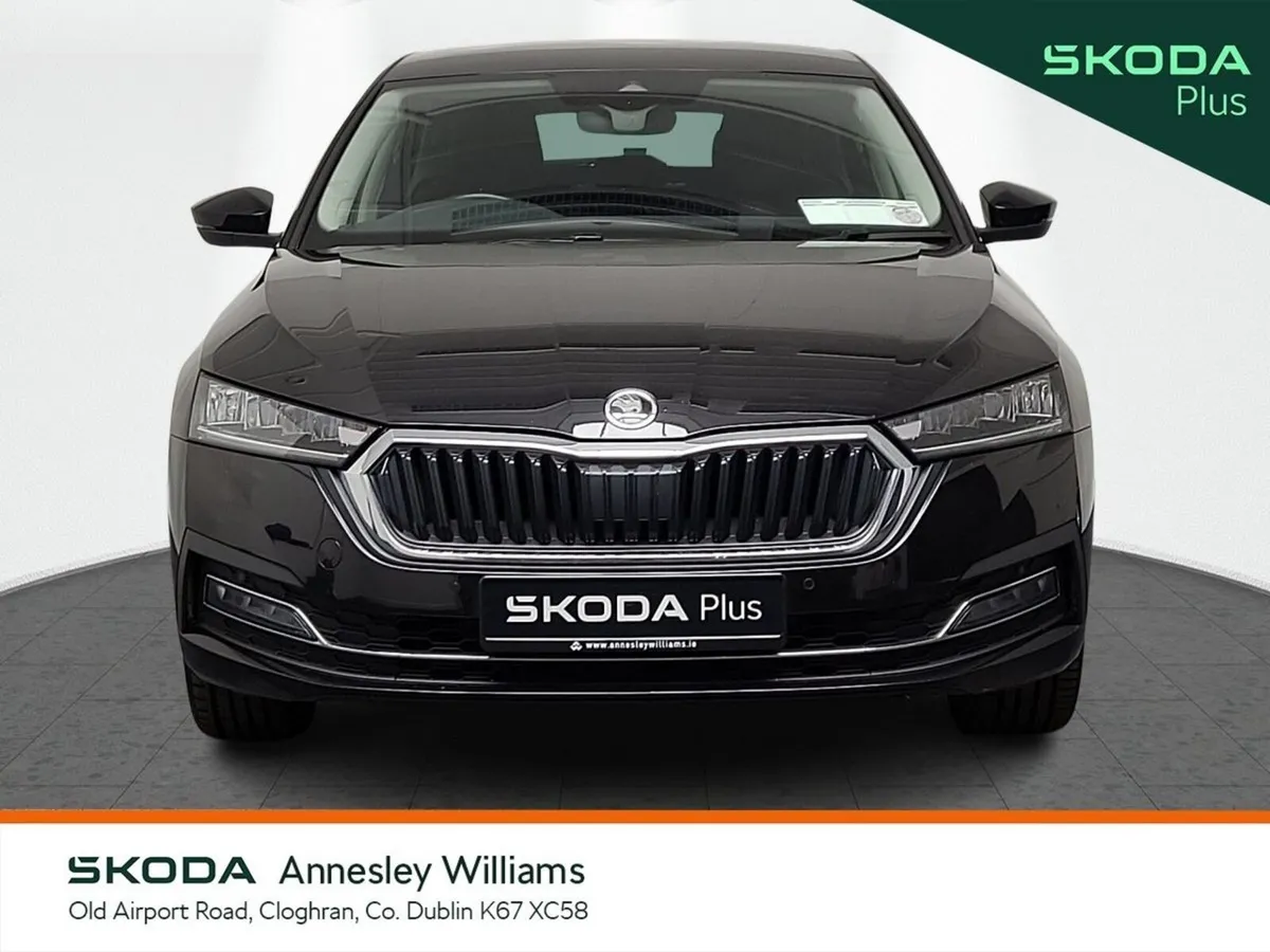 Skoda Octavia Saloon, Petrol, 2023, Black