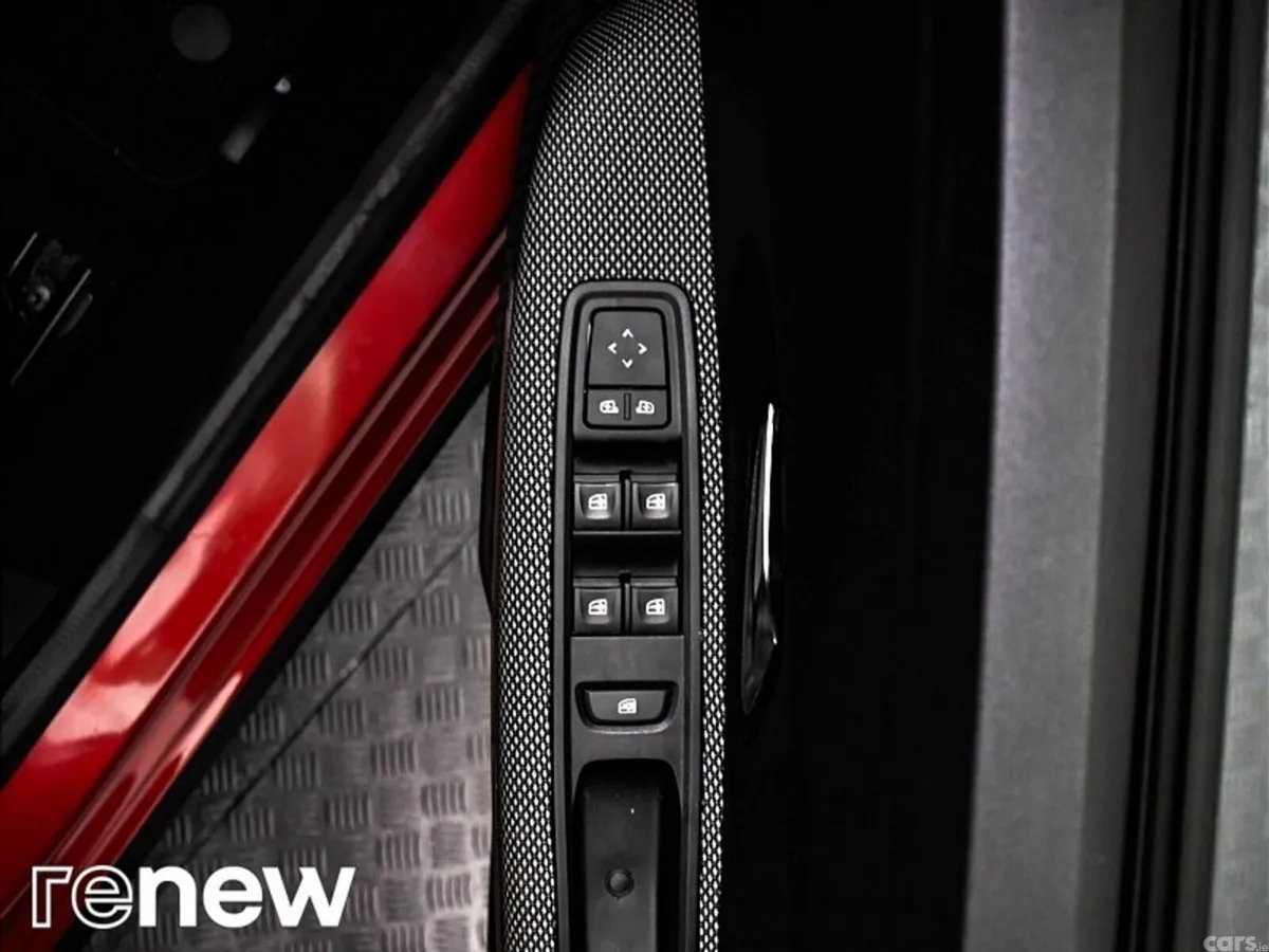 Dacia Sandero Stepway SUV, Petrol, 2022, Red