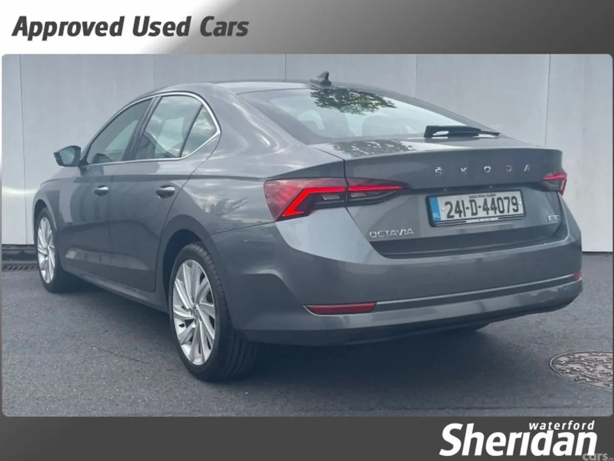 Skoda Octavia Saloon, Petrol, 2024, Grey