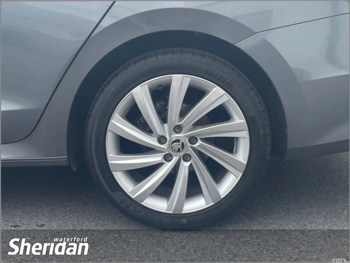 Skoda Octavia Saloon, Petrol, 2024, Grey