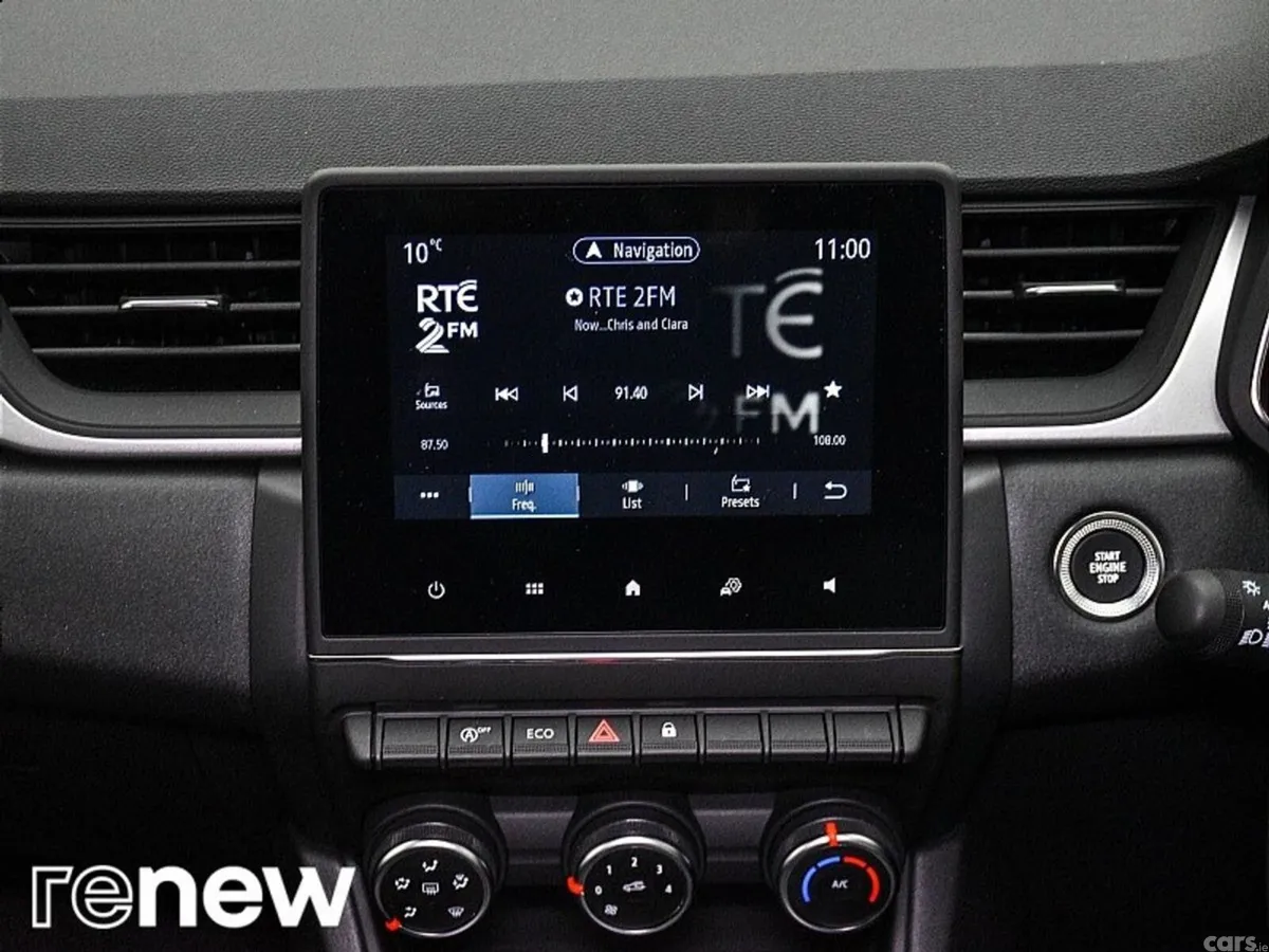 Renault Captur SUV, Petrol, 2022, White