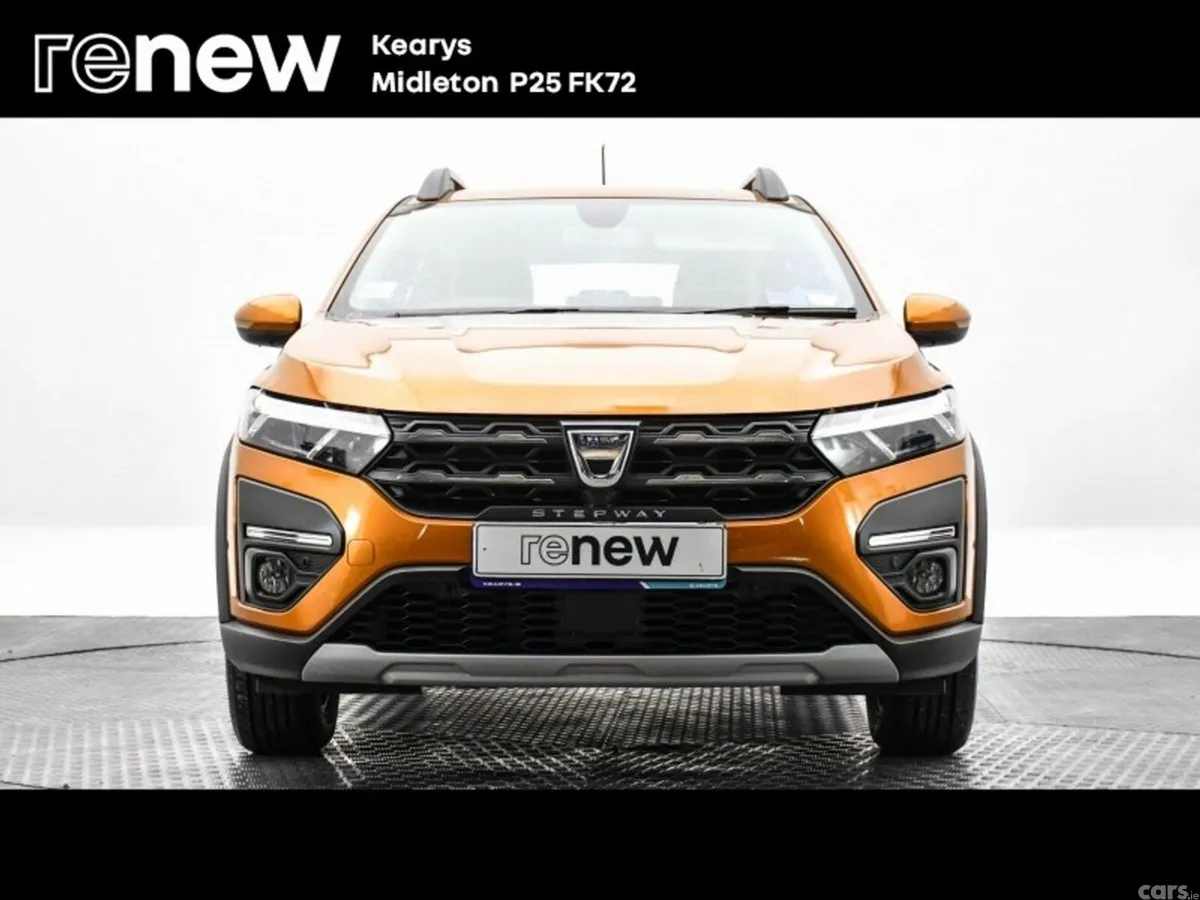 Dacia Sandero Stepway SUV, Petrol Gas, 2022, Orange