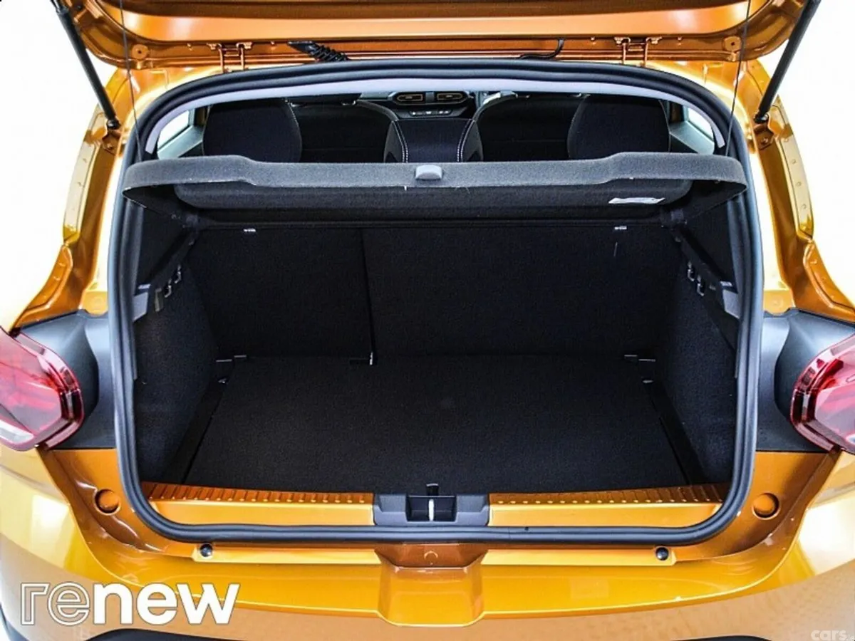 Dacia Sandero Stepway SUV, Petrol Gas, 2022, Orange