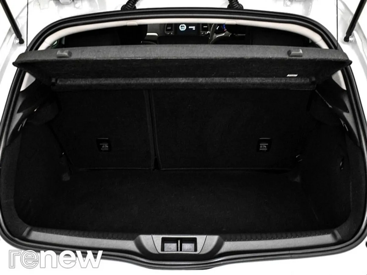 Renault Megane Hatchback, Diesel, 2020, White