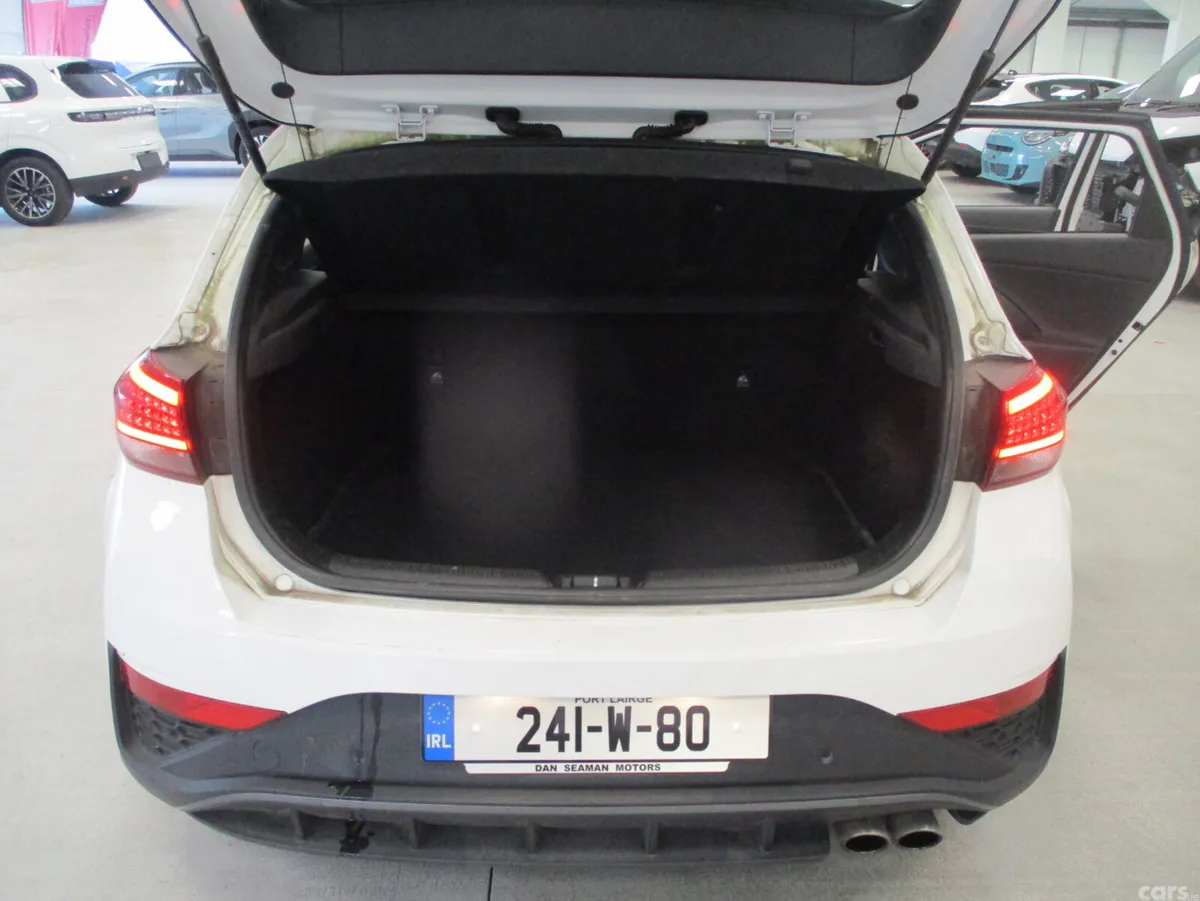 Hyundai i30 Hatchback, Petrol, 2024, White