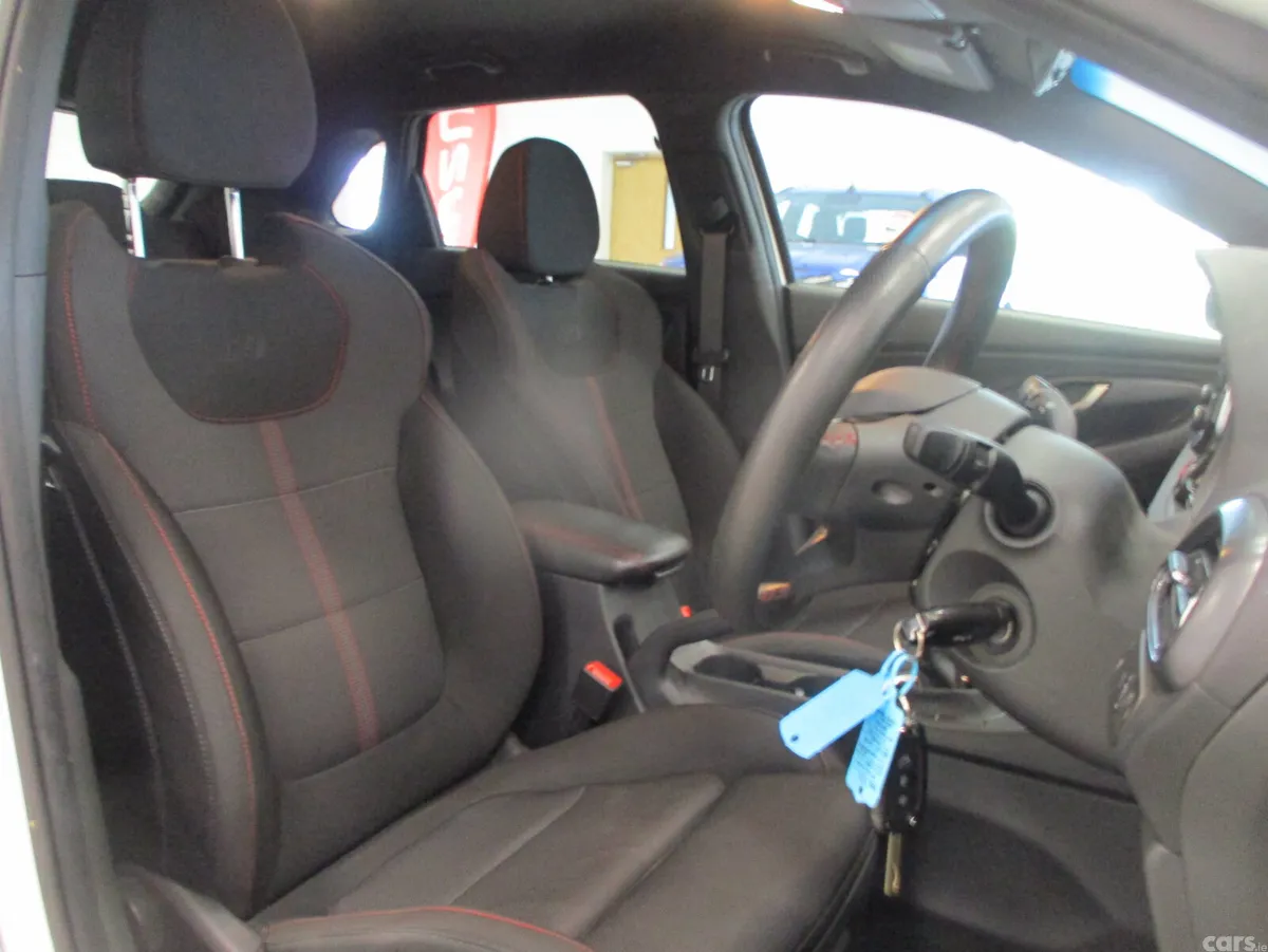 Hyundai i30 Hatchback, Petrol, 2024, White