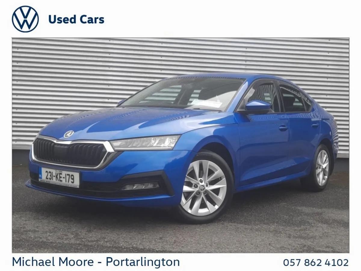 Skoda Octavia Saloon, Diesel, 2023, Blue